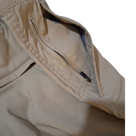 Akademiks Men's Beige Flat Front Shorts - Picture 5 of 8